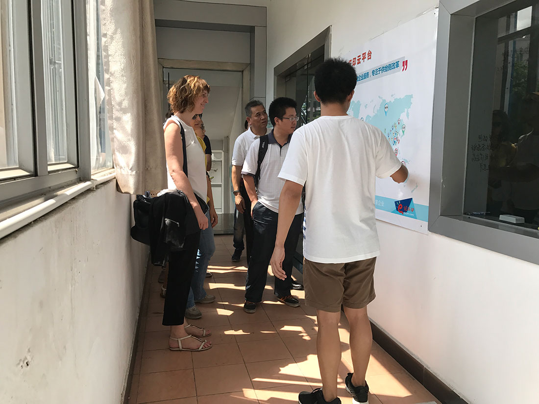 意大利費拉拉大學托馬斯教授調研團一行蒞臨常平科技園參觀調研