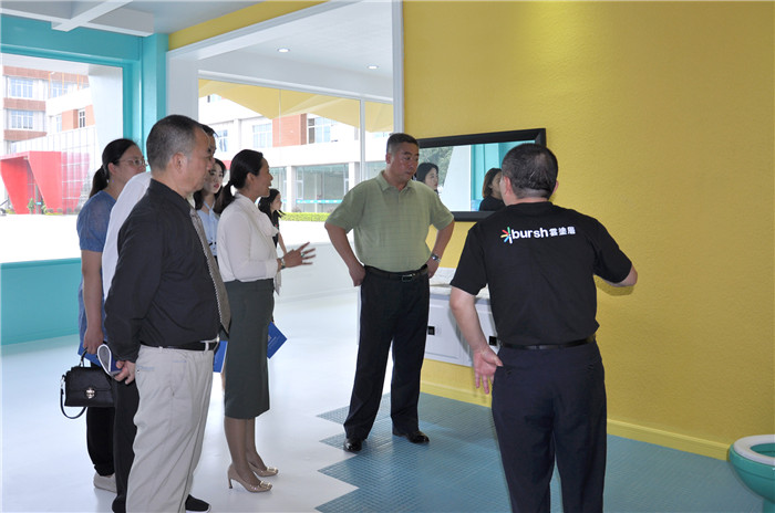 江蘇省泰州市新能源產業園區一行蒞臨東科集團參觀交流