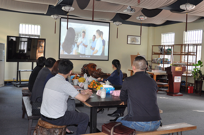 集團動態(tài)丨東莞市中小微民營企業(yè)的技術開發(fā)服務云平臺和產(chǎn)業(yè)數(shù)據(jù)中心調(diào)研座談會于常平科技園順利召開