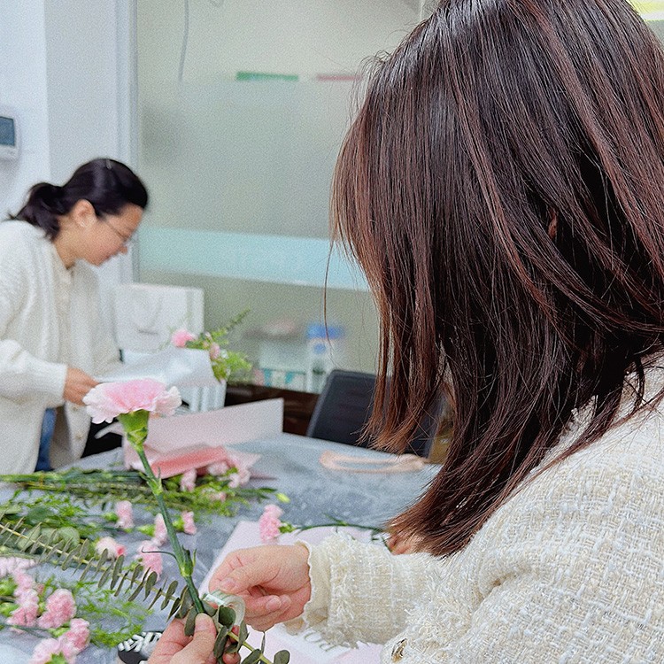 三八婦女節丨祝福所有女人：愿你笑靨如花，一生不減芳華！