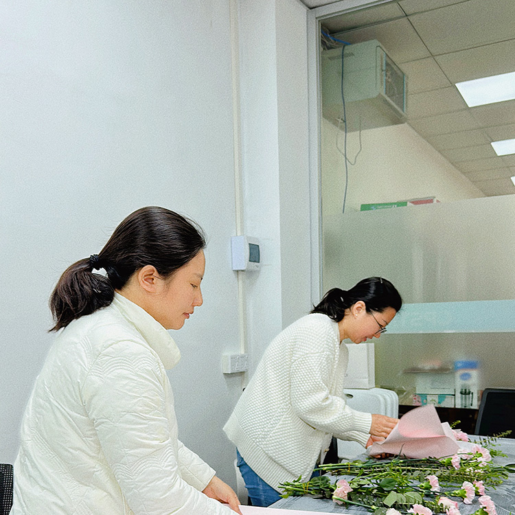 三八婦女節丨祝福所有女人：愿你笑靨如花，一生不減芳華！