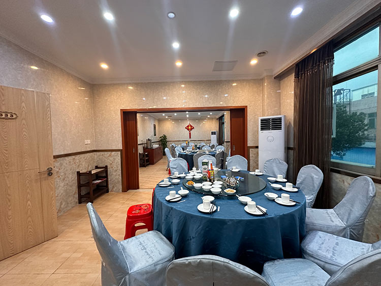 金秋時節，月圓共聚|東科集團宴請工地工友聚餐活動