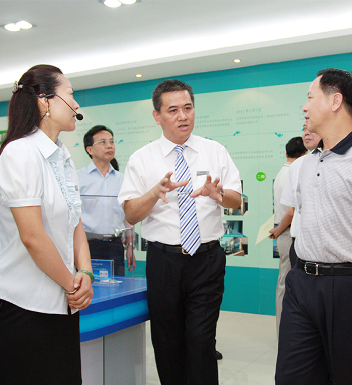 市委書記徐建華來(lái)訪